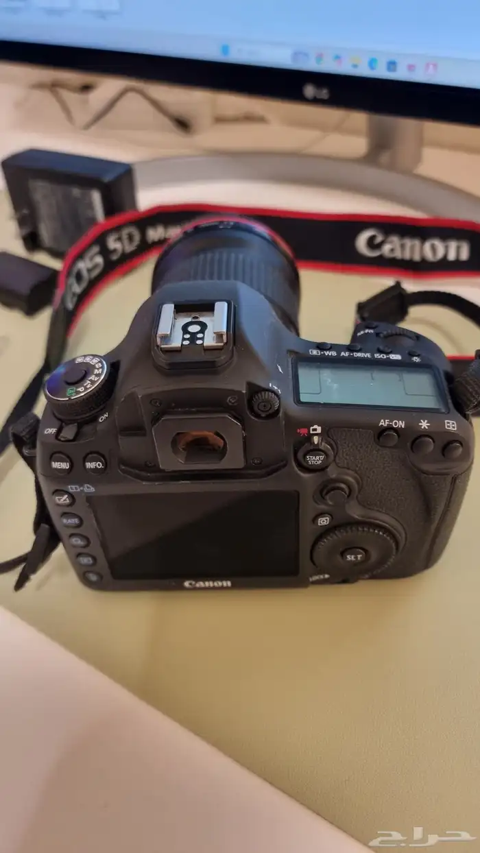 للبيع كاميرا كانون EOS 5D 7