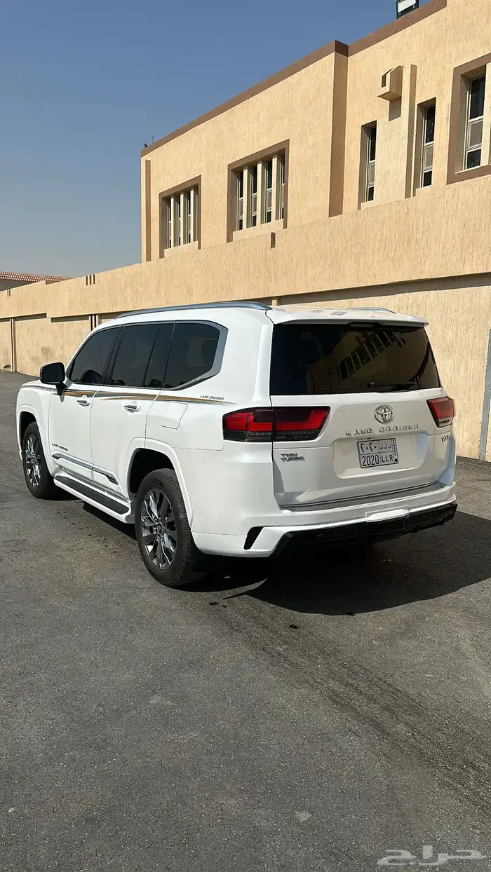 لاندكروزر في اكس ار 2022 8