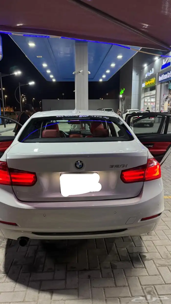 BMW 320i فل كامل للبيع 3