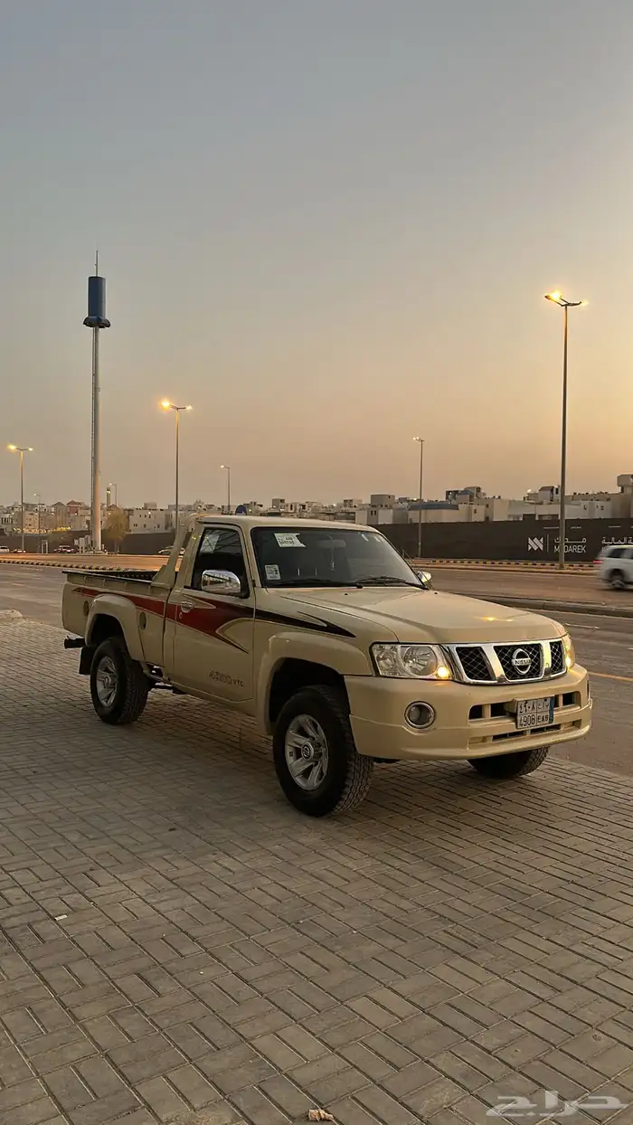 للبيع شاص نيسان فتك نظيف 2014 2
