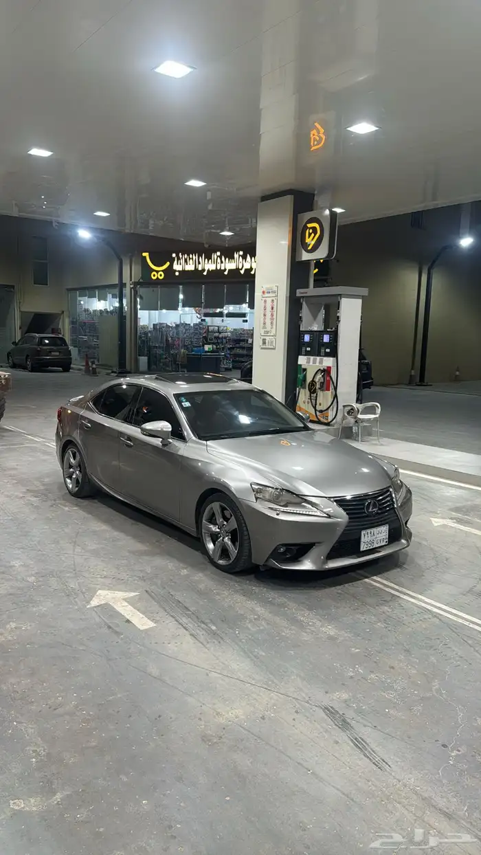 لكزس is350 مالك اول 3