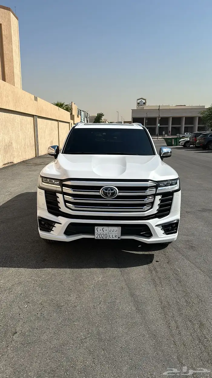 لاندكروزر في اكس ار 2022 4
