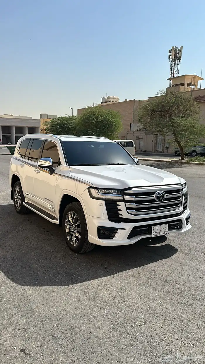 لاندكروزر في اكس ار 2022 1