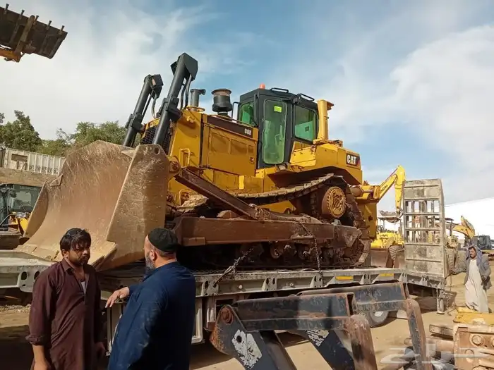 الإيجار بلدوزر D8R التواصل على الرقم 0