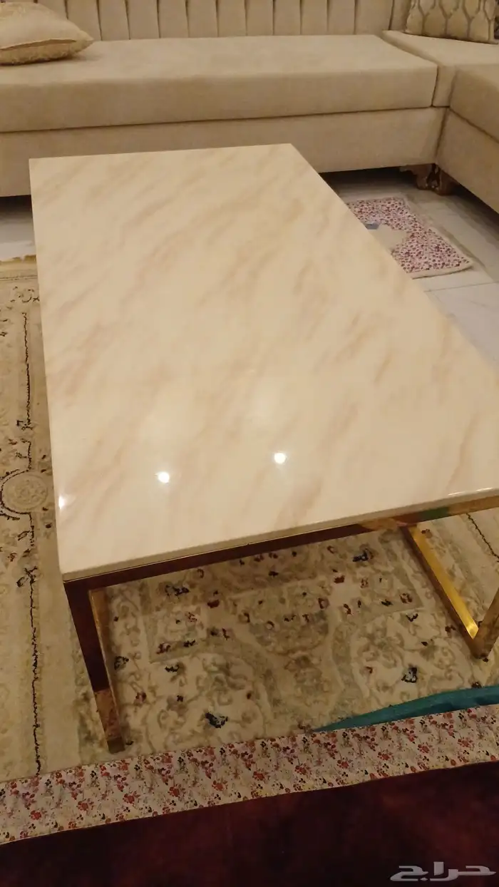 طاوله قهوه رخام شبه جديده للبيع المستعجل ب350ريال 0
