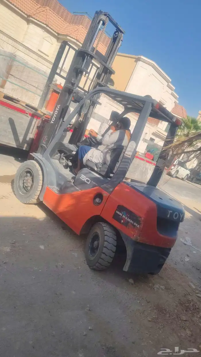 تأجير رافعات شوكيه بجميع احجامها 0