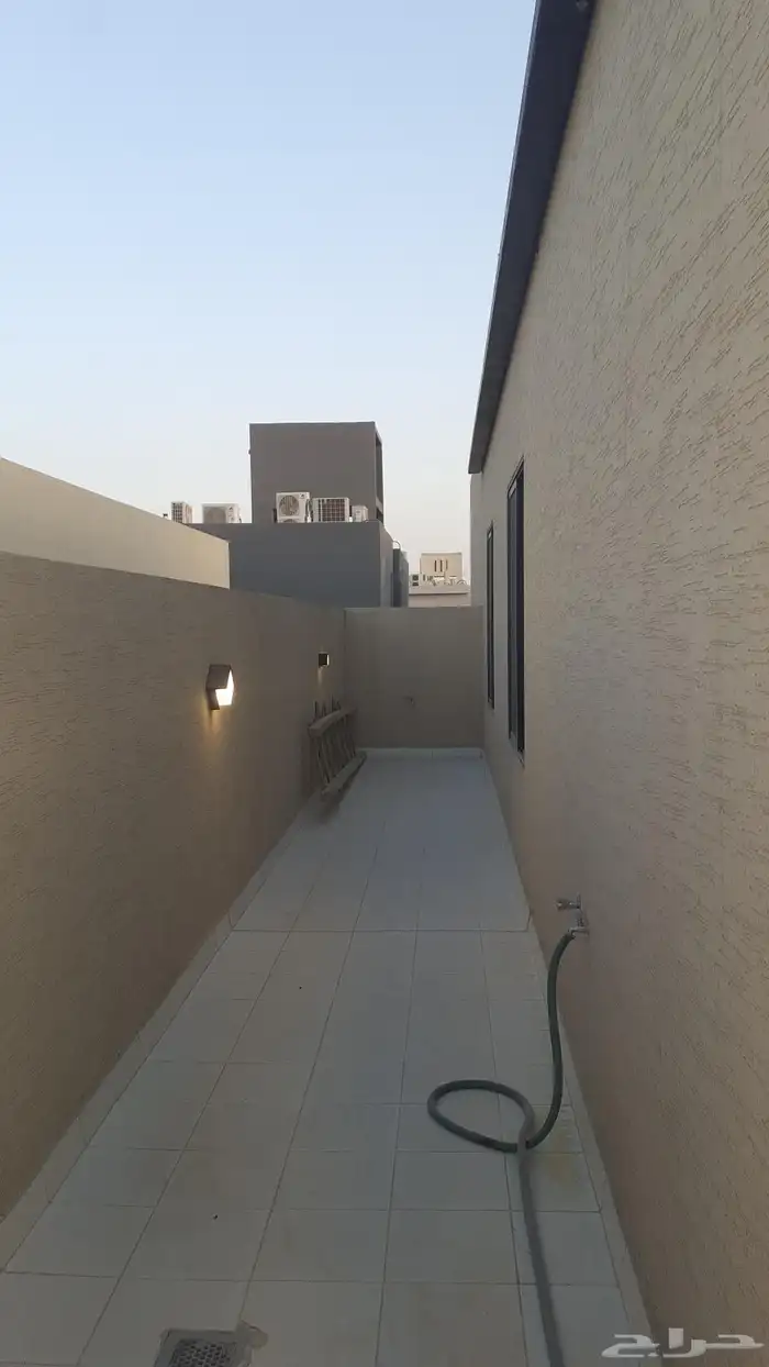 للايجار بحي النرجس شقة بفله جديدة فاخره مدخل خاص وسطح خاص 7