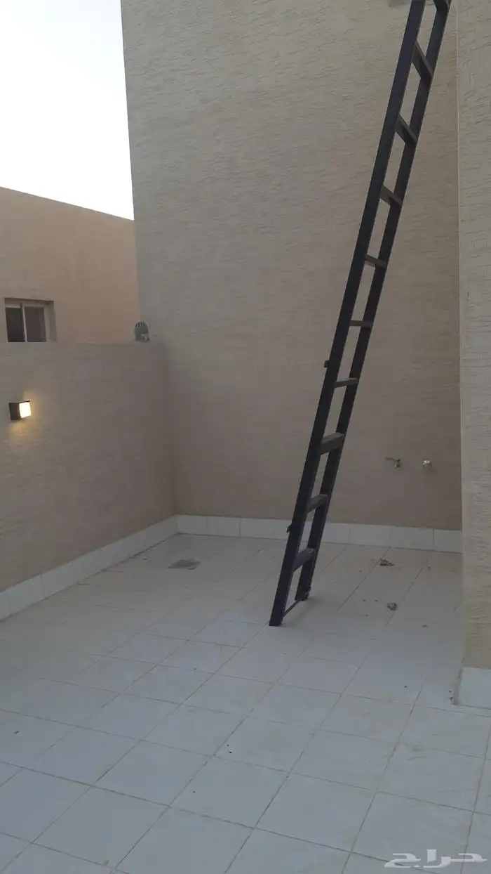 للايجار بحي النرجس شقة بفله جديدة فاخره مدخل خاص وسطح خاص 22