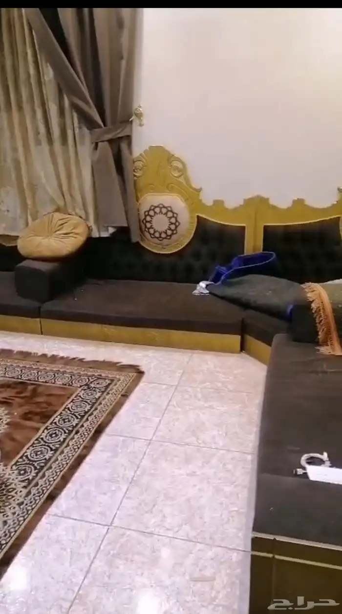 كنب مع طاولات وستاير2 0