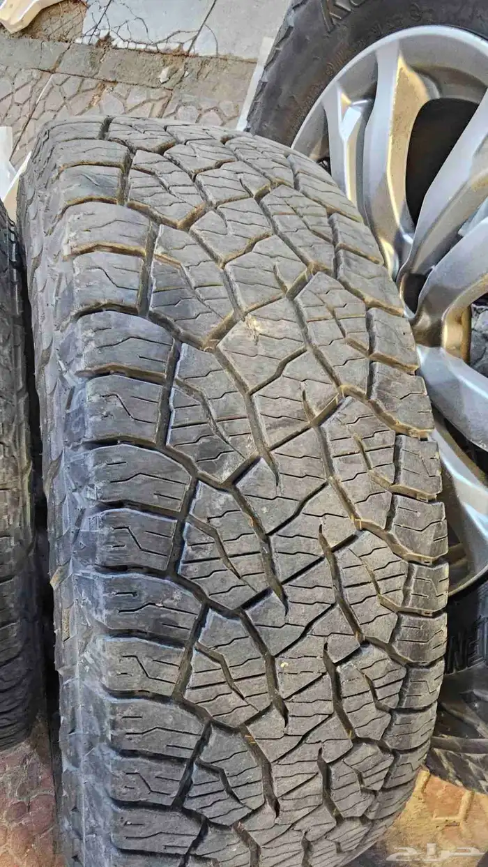 جنوط باجيرو اصلية مقاس 18   كفرات ربع حجري كومو 265 65 18 2