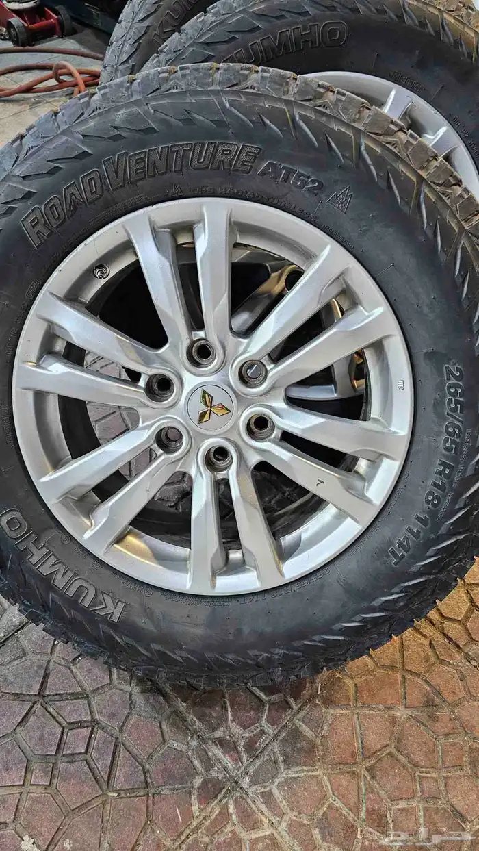 جنوط باجيرو اصلية مقاس 18   كفرات ربع حجري كومو 265 65 18 3