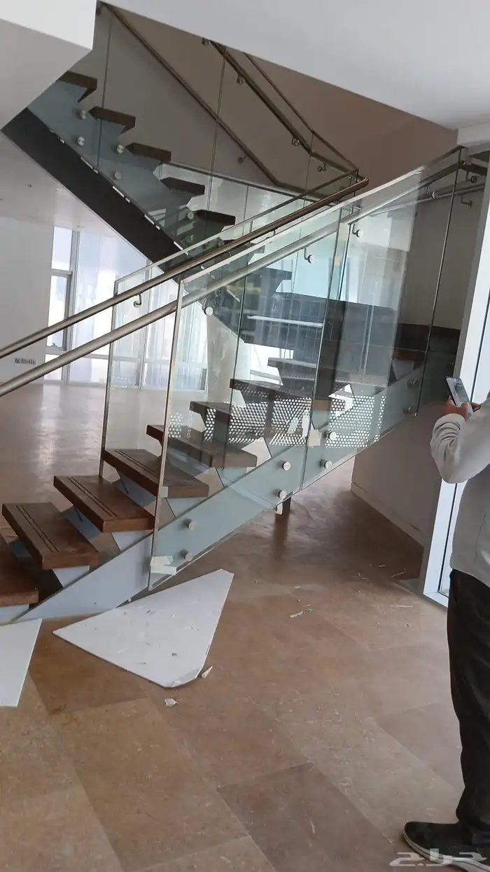 زجاج سكريت 1