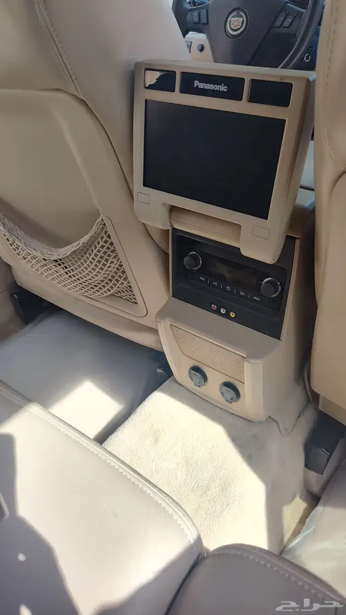كاديلاك SRX مخزن و نظيف جدا 27
