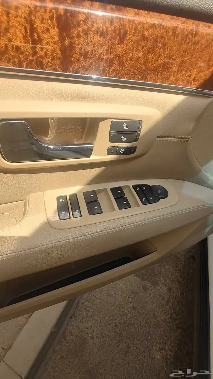 كاديلاك SRX مخزن و نظيف جدا 16