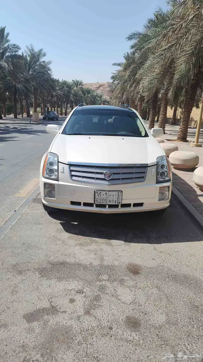 كاديلاك SRX مخزن و نظيف جدا 0