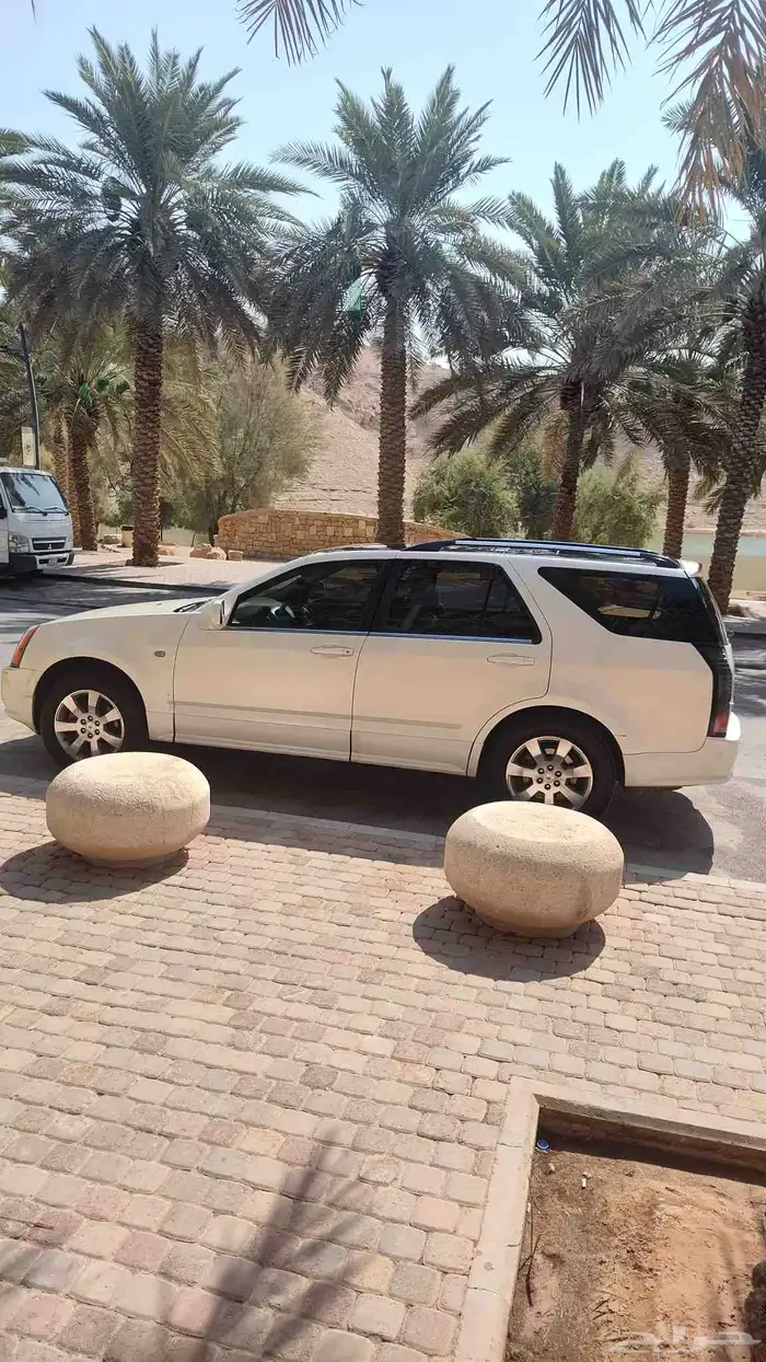 كاديلاك SRX مخزن و نظيف جدا 6