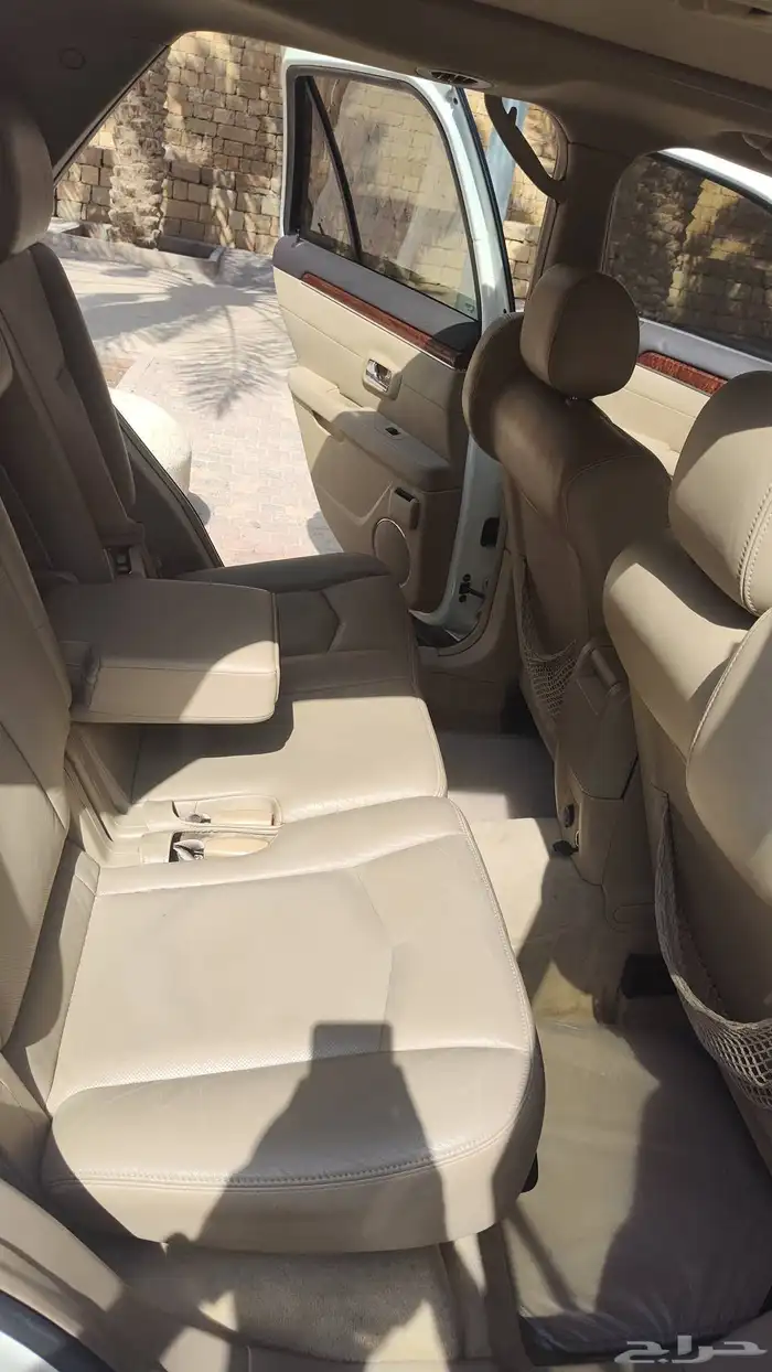 كاديلاك SRX مخزن و نظيف جدا 12