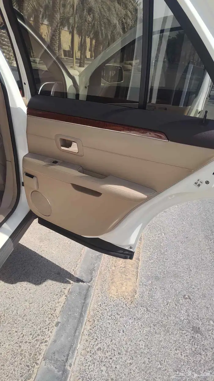 كاديلاك SRX مخزن و نظيف جدا 9