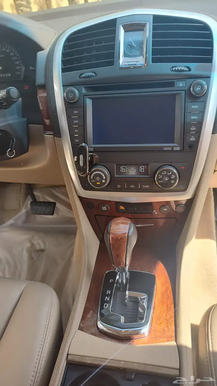 كاديلاك SRX مخزن و نظيف جدا 28