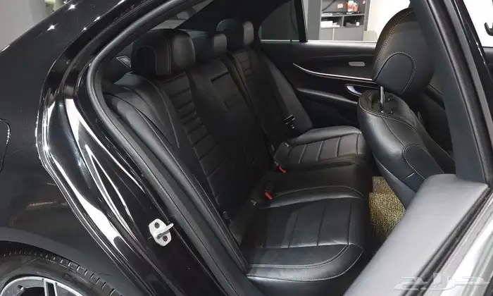 Mercedes-Benz E250 2023 10