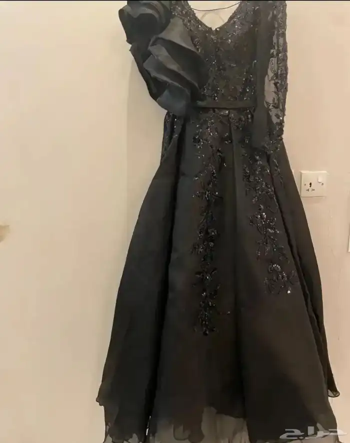 فستان اسود للمناسبات 1