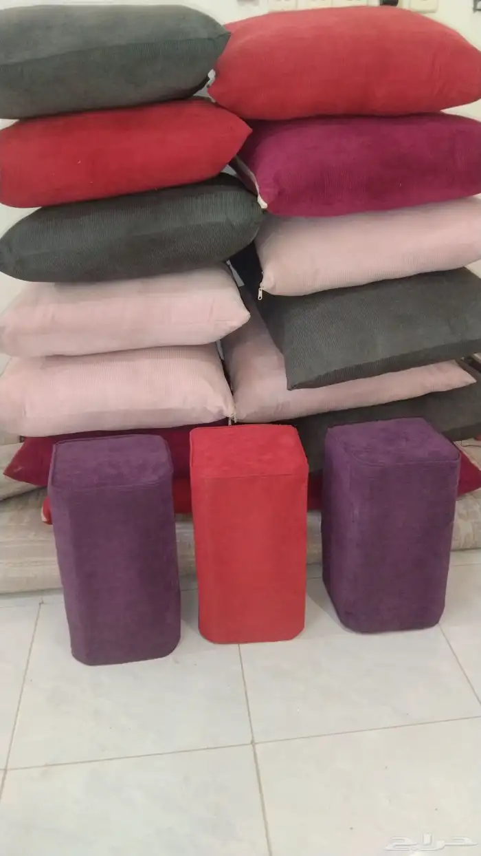 مخاد ملونه 0