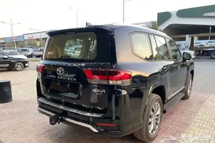 جيب لاندكروزر GXR L4 2025 سعودي اصفار (سعر مميز) 5
