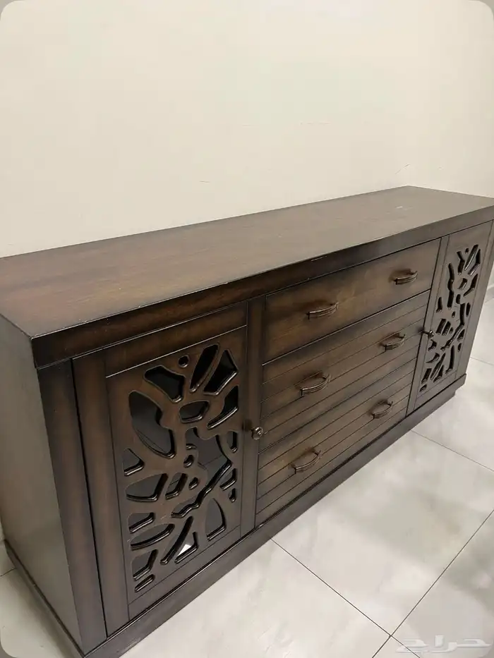 طاولة طعام مع انتريه ودولاب مواعين 2
