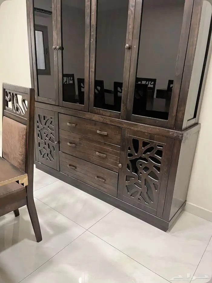 طاولة طعام مع انتريه ودولاب مواعين 1