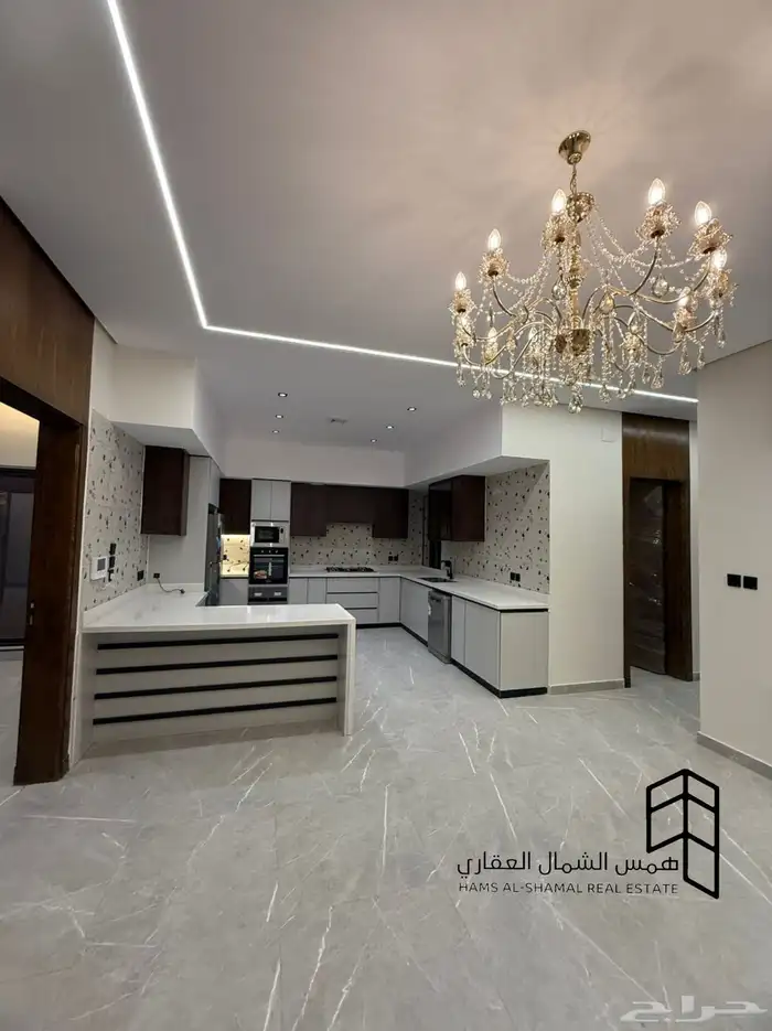 للبيع شقه ارضيه حي الاخضر بندخل خاص ومطبخ راكب 7