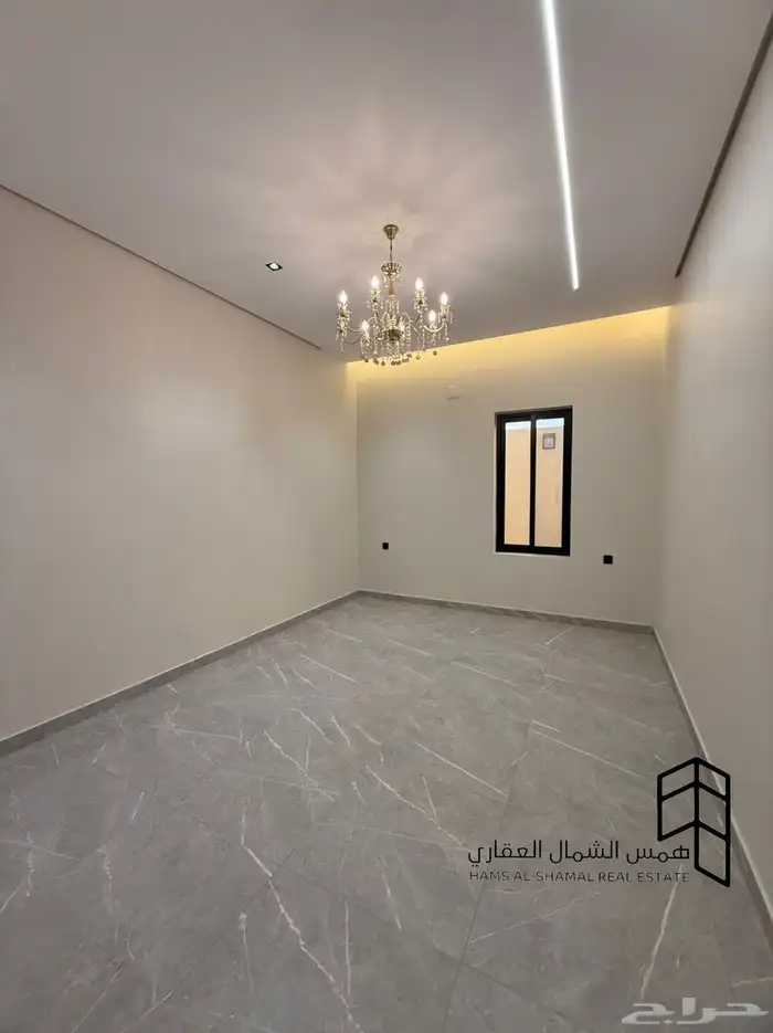 للبيع شقه ارضيه حي الاخضر بندخل خاص ومطبخ راكب 4