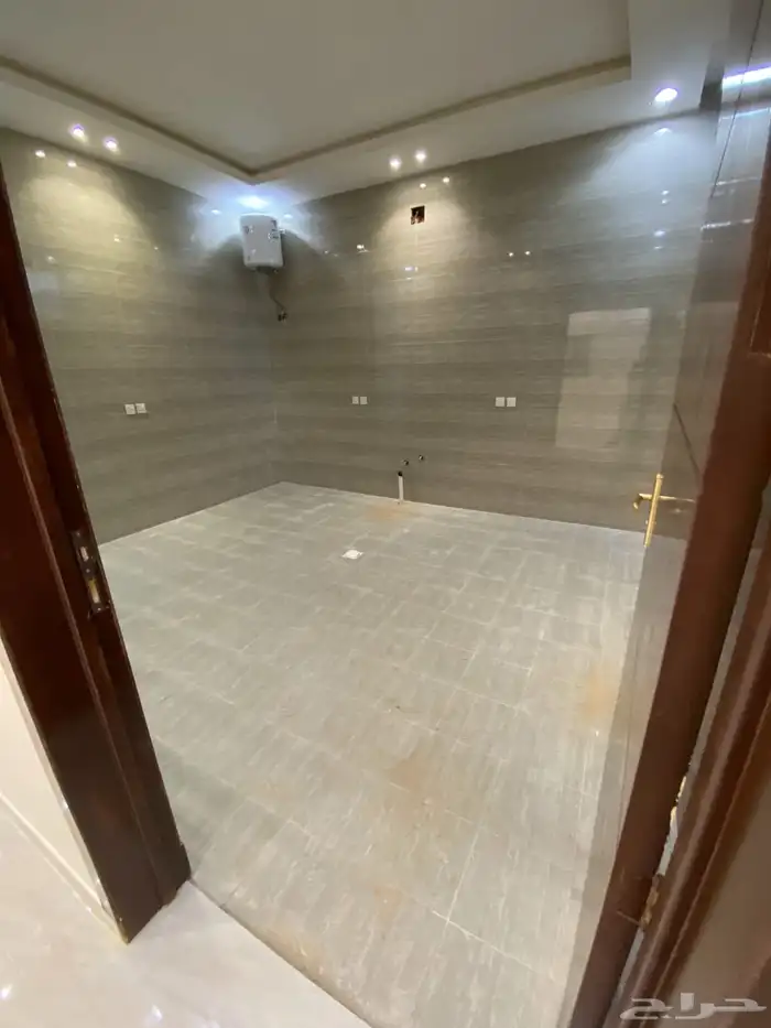 للايجار فيلا في حي البيان 5