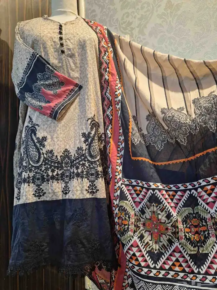 لبس مستخدم وفيه جديد 0