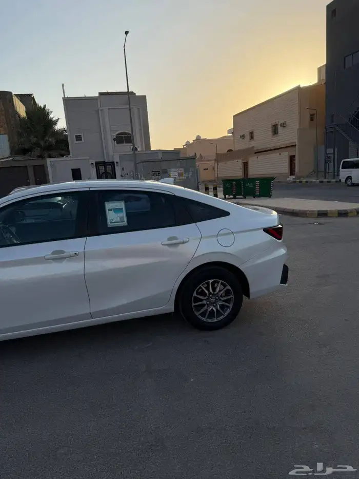 تويوتا يارس موديل 2024 ممتازه جدا ممشى 60 000 كيلو 3