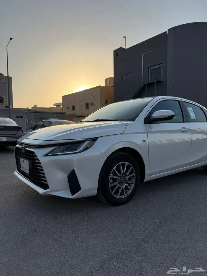 تويوتا يارس موديل 2024 ممتازه جدا ممشى 60 000 كيلو 7