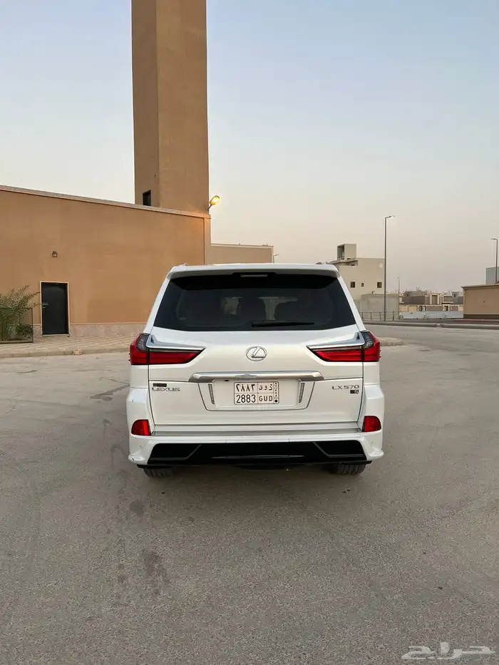 للبيع جيب لكزس 2021 سعودي نظيف ممشى 129 4