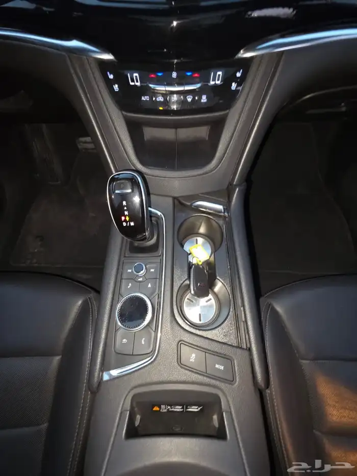 كاديلاك2020 XT6 فل كامل 16