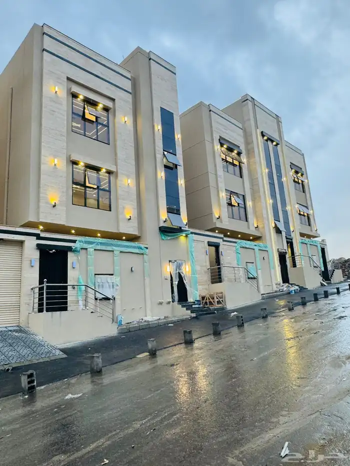 للبيع شقق ارضيه وعلويه بموقع مميز وكامل الخدمات بحي الضيافه 0