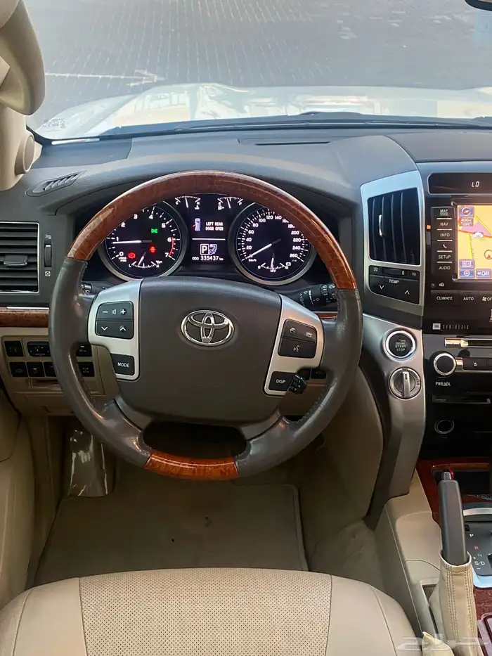لاندكروزر VXR فل كامل سعودي 2013 6