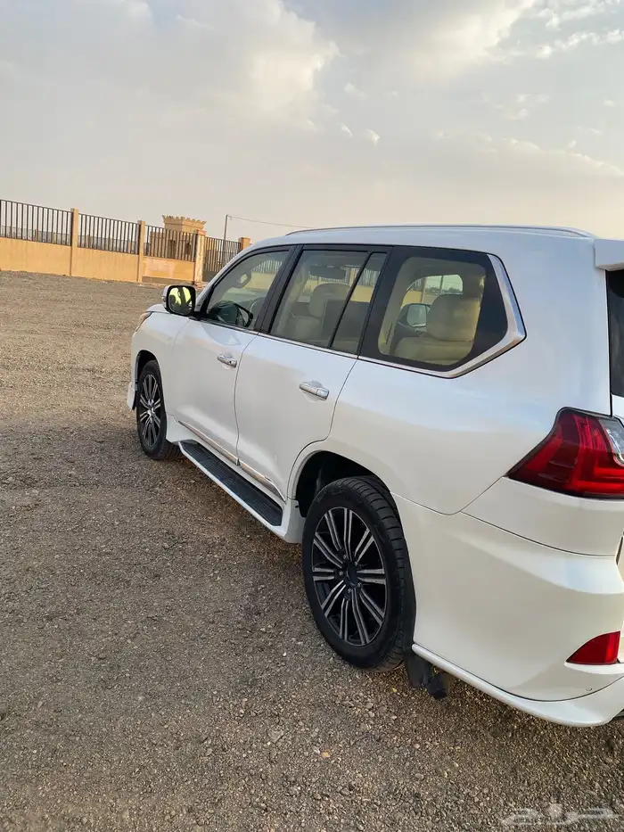 لكزس 2019 سعودي 6