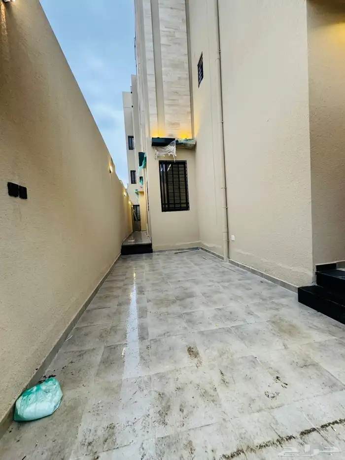 للبيع شقق ارضيه وعلويه بموقع مميز وكامل الخدمات بحي الضيافه 2