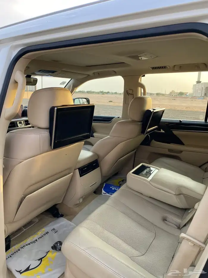 لكزس 2019 سعودي 3