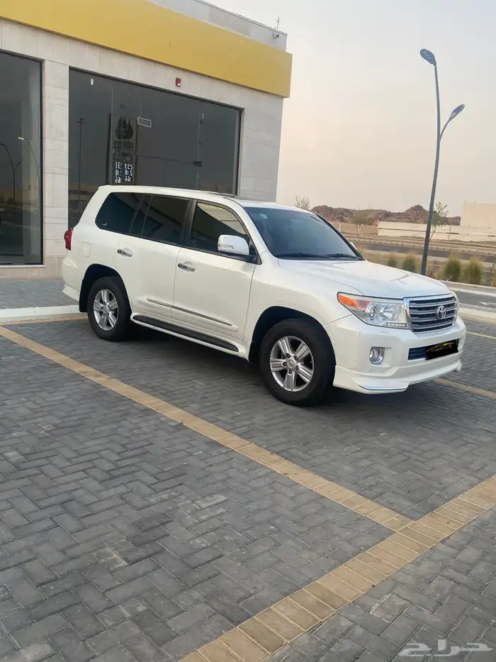 لاندكروزر VXR فل كامل سعودي 2013 1