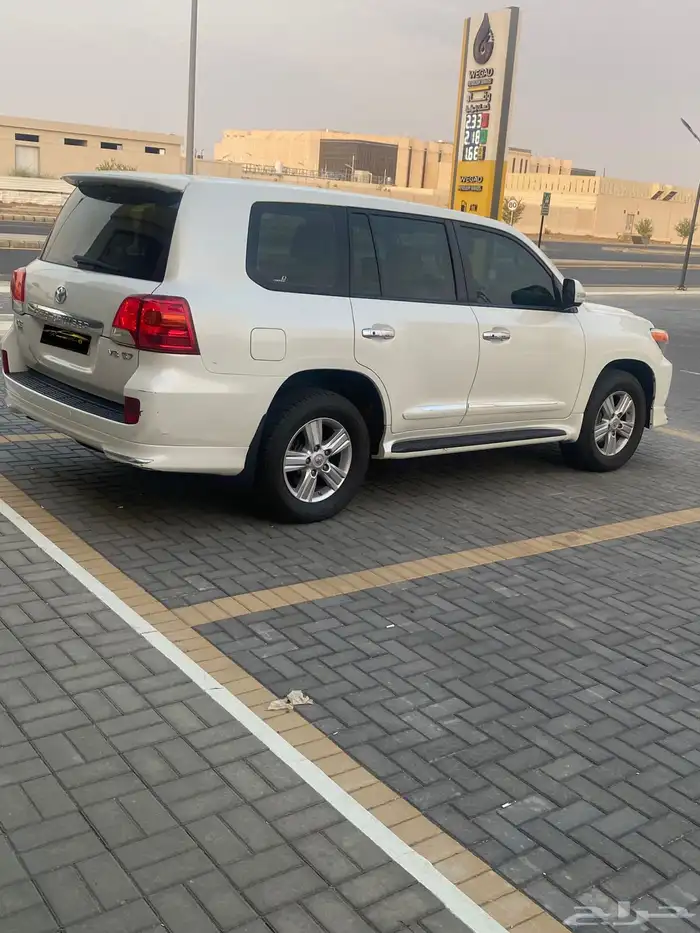 لاندكروزر VXR فل كامل سعودي 2013 3