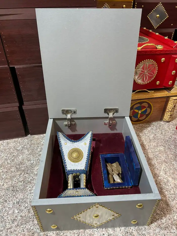 صناديق اهداء ملكية 3