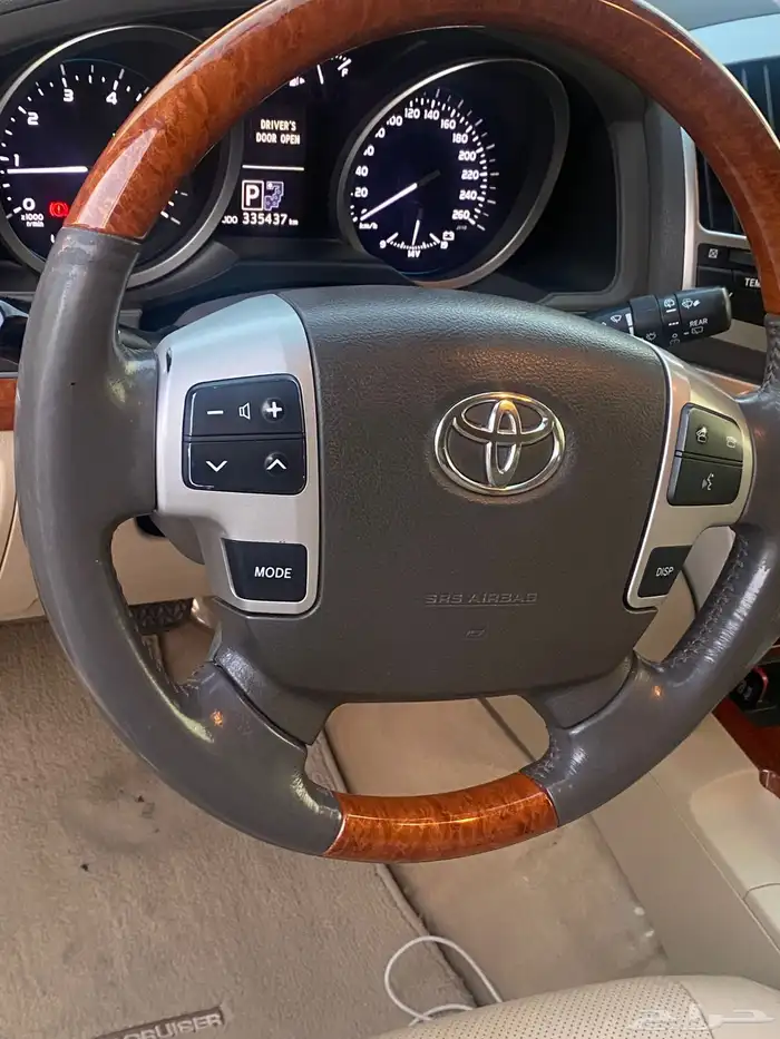 لاندكروزر VXR فل كامل سعودي 2013 13