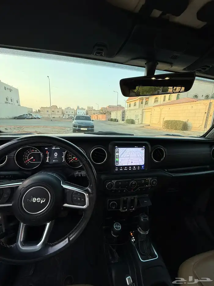 للبيع جيب رانجلر صحارى باب واحد 2019 لون اسمني مالك اول 3