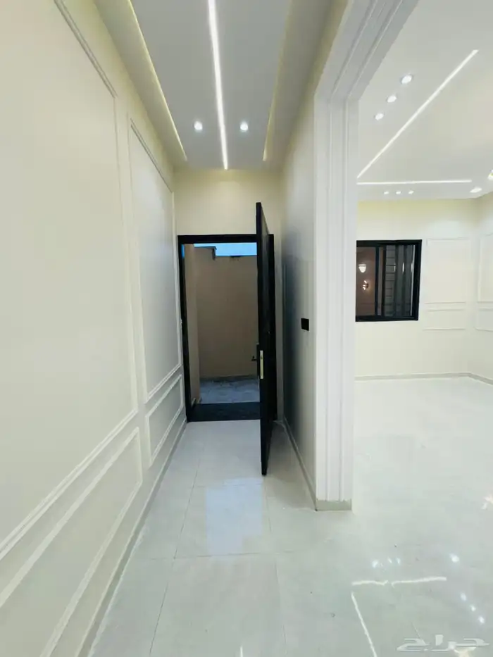 للبيع شقق ارضيه وعلويه بموقع مميز وكامل الخدمات بحي الضيافه 14