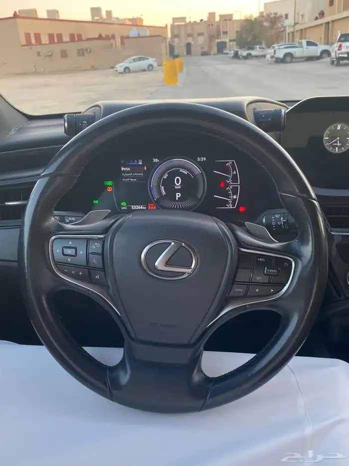 لكزس ES300 2023 هايبرد 6