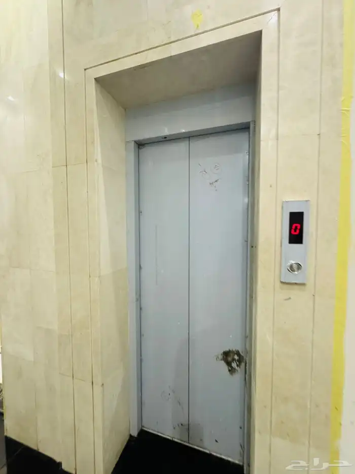 للبيع شقق ارضيه وعلويه بموقع مميز وكامل الخدمات بحي الضيافه 21
